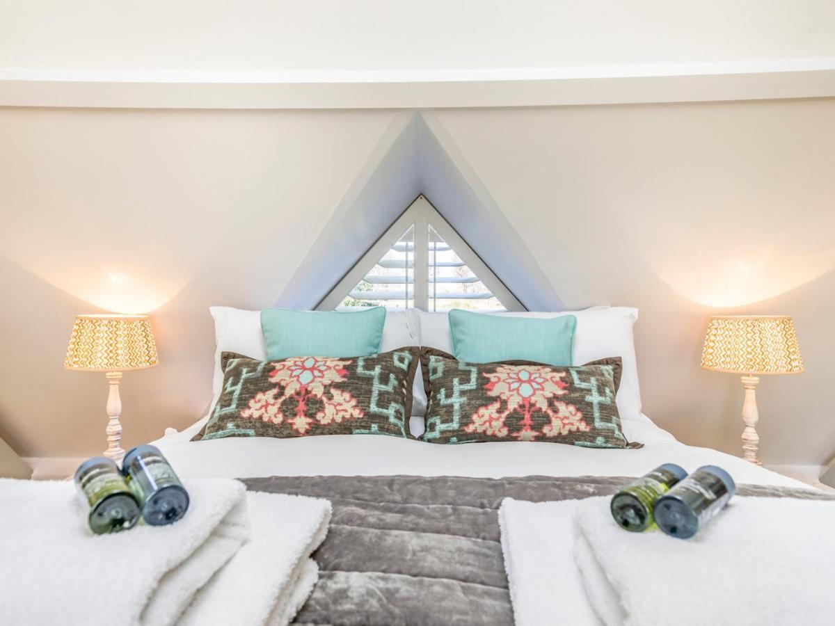 Pass The Keys Peaceful And Beautiful 1 Bedroom Barn Conversion ชิชิสเตอร์ ภายนอก รูปภาพ