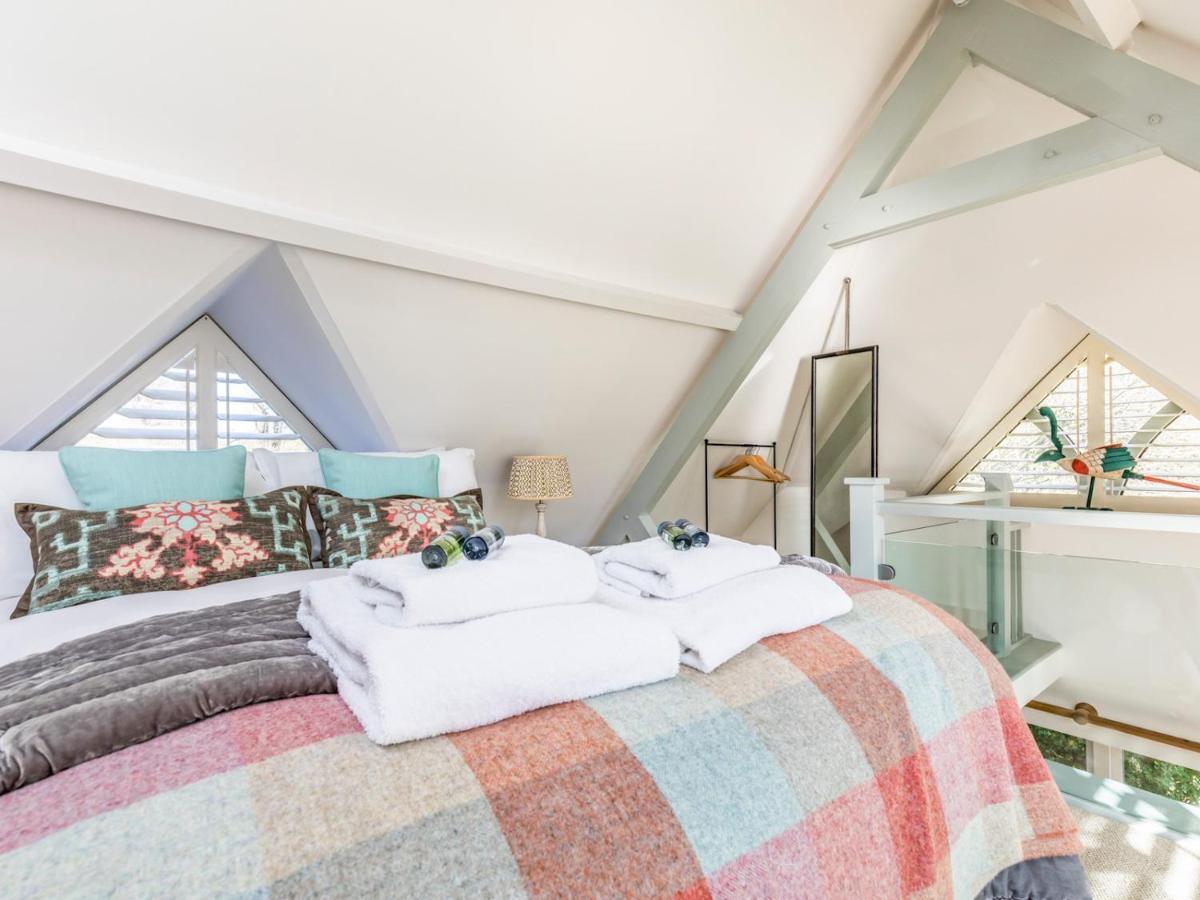 Pass The Keys Peaceful And Beautiful 1 Bedroom Barn Conversion ชิชิสเตอร์ ภายนอก รูปภาพ